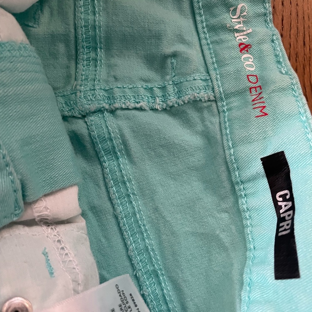 Style & Co Capri Pants - Picture 6 of 7